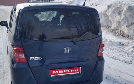 Honda Freed I, 2010 год, 1 090 000 рублей, 2 фотография