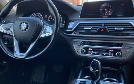 BMW 7 серия, 2016 год, 3 390 000 рублей, 10 фотография
