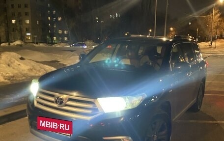 Toyota Highlander III, 2012 год, 2 190 000 рублей, 9 фотография