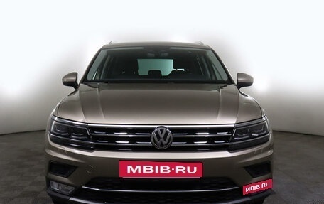 Volkswagen Tiguan II, 2017 год, 3 099 000 рублей, 2 фотография