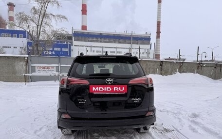 Toyota RAV4, 2019 год, 3 350 000 рублей, 4 фотография
