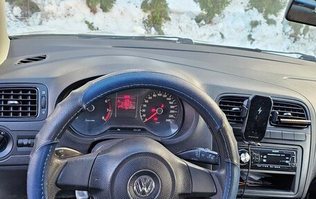 Volkswagen Polo VI (EU Market), 2011 год, 600 000 рублей, 11 фотография