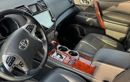 Toyota Highlander III, 2011 год, 2 220 000 рублей, 4 фотография