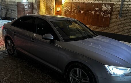 Audi A4, 2017 год, 2 500 000 рублей, 4 фотография