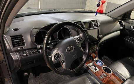 Toyota Highlander III, 2011 год, 2 400 000 рублей, 11 фотография
