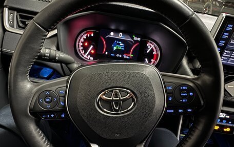 Toyota RAV4, 2021 год, 4 000 000 рублей, 5 фотография
