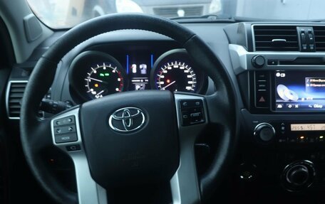 Toyota Land Cruiser Prado 150 рестайлинг 2, 2014 год, 3 829 000 рублей, 9 фотография