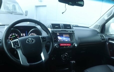 Toyota Land Cruiser Prado 150 рестайлинг 2, 2014 год, 3 829 000 рублей, 6 фотография