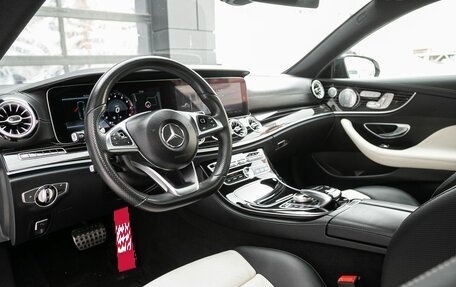 Mercedes-Benz E-Класс, 2018 год, 5 490 000 рублей, 15 фотография