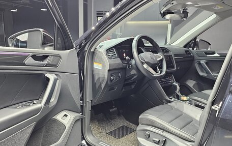 Volkswagen Tiguan II, 2022 год, 4 430 000 рублей, 11 фотография
