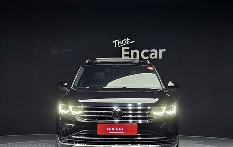 Volkswagen Tiguan II, 2022 год, 4 430 000 рублей, 3 фотография