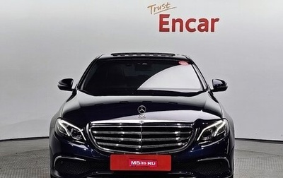 Mercedes-Benz E-Класс, 2019 год, 2 750 000 рублей, 1 фотография