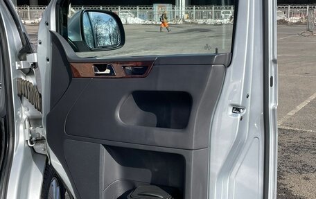 Volkswagen Multivan T5, 2012 год, 3 550 000 рублей, 12 фотография