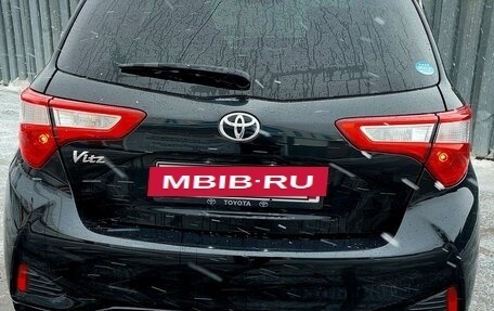 Toyota Vitz, 2017 год, 999 999 рублей, 2 фотография