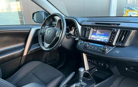 Toyota RAV4, 2017 год, 2 690 000 рублей, 10 фотография