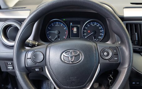 Toyota RAV4, 2017 год, 3 000 000 рублей, 23 фотография