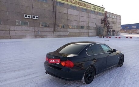 BMW 3 серия, 2011 год, 1 050 000 рублей, 3 фотография
