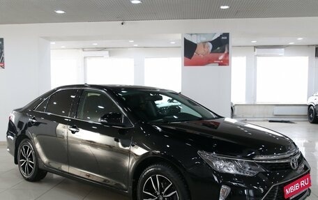 Toyota Camry, 2017 год, 1 999 000 рублей, 3 фотография