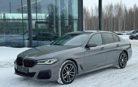 BMW 5 серия, 2021 год, 5 950 000 рублей, 2 фотография