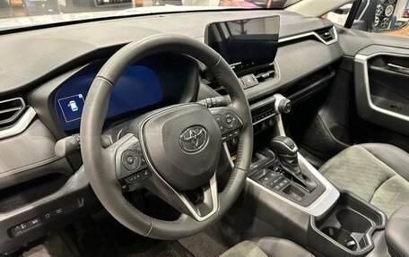 Toyota RAV4, 2023 год, 4 389 000 рублей, 15 фотография