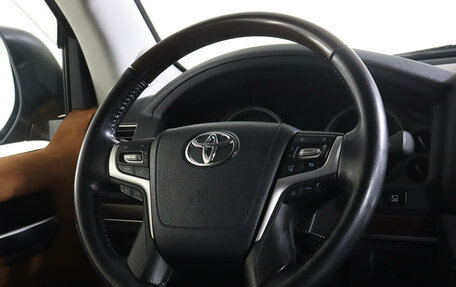 Toyota Land Cruiser 200, 2021 год, 9 584 000 рублей, 17 фотография