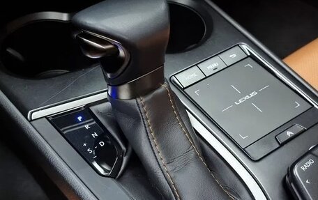 Lexus UX I, 2021 год, 4 025 000 рублей, 8 фотография