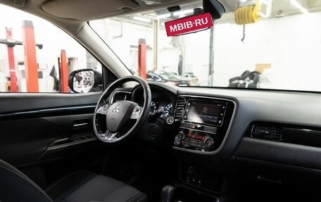 Mitsubishi Outlander III рестайлинг 3, 2018 год, 2 390 000 рублей, 13 фотография