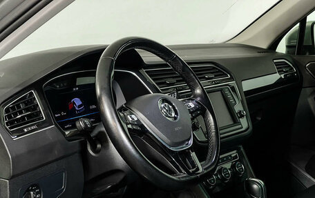 Volkswagen Tiguan II, 2017 год, 3 238 000 рублей, 13 фотография