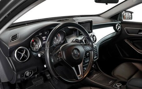 Mercedes-Benz GLA, 2015 год, 2 120 000 рублей, 15 фотография
