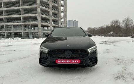Mercedes-Benz A-Класс, 2018 год, 2 100 000 рублей, 2 фотография