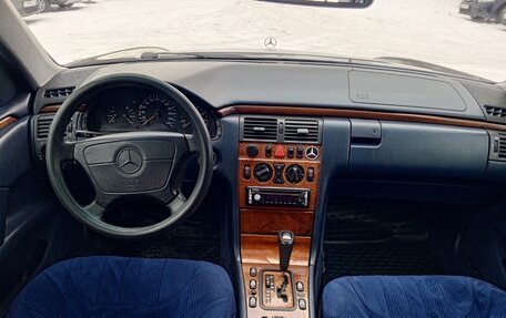 Mercedes-Benz E-Класс, 1999 год, 499 000 рублей, 11 фотография