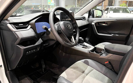 Toyota RAV4, 2023 год, 5 190 000 рублей, 15 фотография