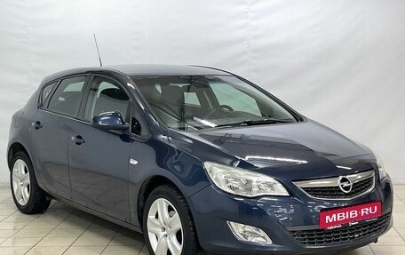 Opel Astra J, 2010 год, 799 000 рублей, 2 фотография