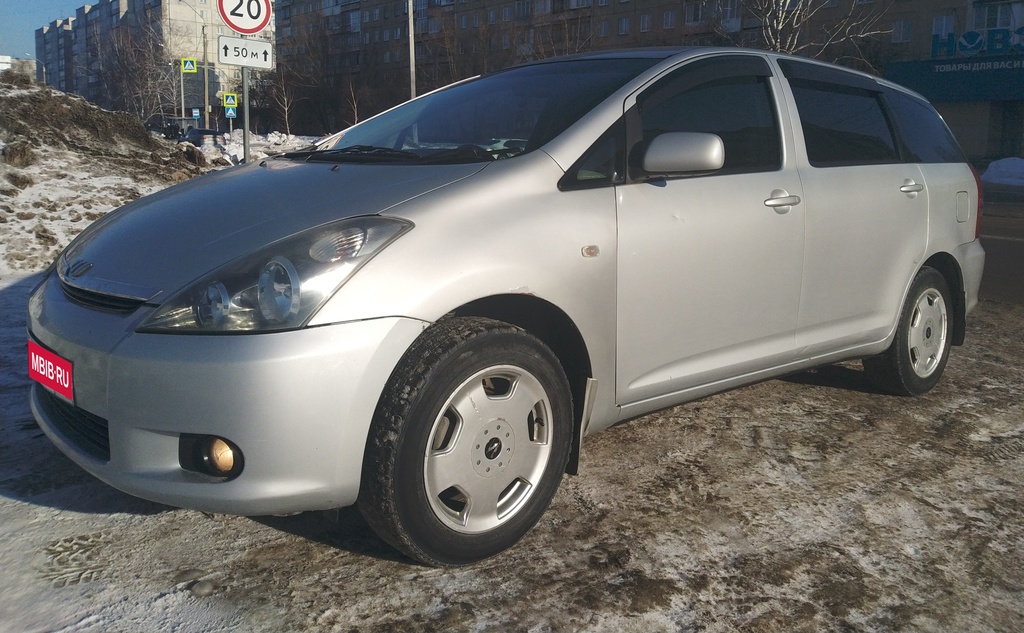 Toyota Wish I рестайлинг, 2005 год, 890 000 рублей, 3 фотография