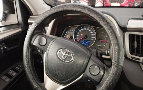 Toyota RAV4, 2013 год, 1 880 000 рублей, 14 фотография