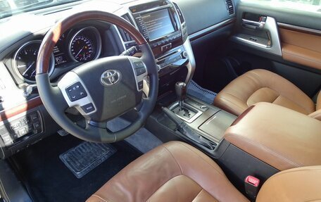Toyota Land Cruiser 200, 2014 год, 4 650 000 рублей, 6 фотография