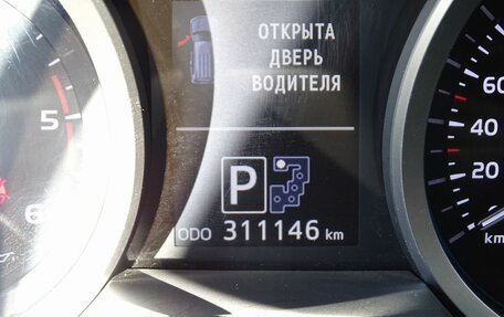Toyota Land Cruiser 200, 2014 год, 4 650 000 рублей, 10 фотография