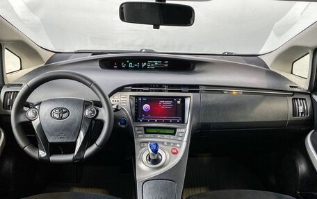 Toyota Prius, 2013 год, 1 350 000 рублей, 14 фотография