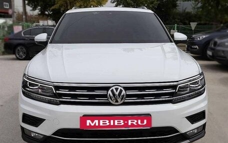 Volkswagen Tiguan II, 2020 год, 2 057 000 рублей, 2 фотография