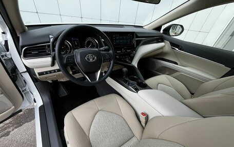 Toyota Camry, 2023 год, 5 750 000 рублей, 3 фотография