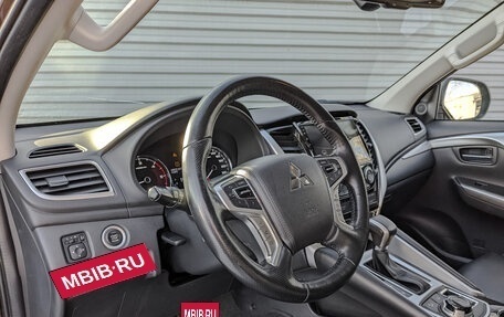 Mitsubishi Pajero Sport III рестайлинг, 2019 год, 3 700 000 рублей, 5 фотография