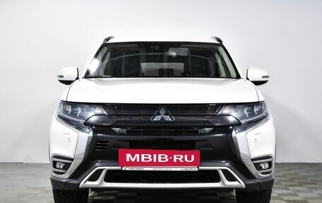 Mitsubishi Outlander III рестайлинг 3, 2021 год, 3 131 000 рублей, 2 фотография