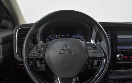 Mitsubishi Outlander III рестайлинг 3, 2021 год, 3 131 000 рублей, 9 фотография