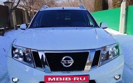 Nissan Terrano III, 2016 год, 1 590 000 рублей, 2 фотография