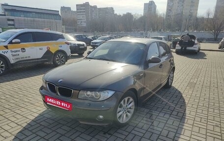 BMW 1 серия, 2006 год, 740 000 рублей, 2 фотография