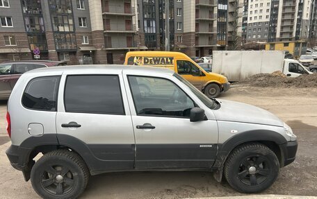 Chevrolet Niva I рестайлинг, 2018 год, 710 000 рублей, 5 фотография