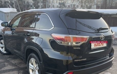 Toyota Highlander III, 2013 год, 3 540 000 рублей, 3 фотография