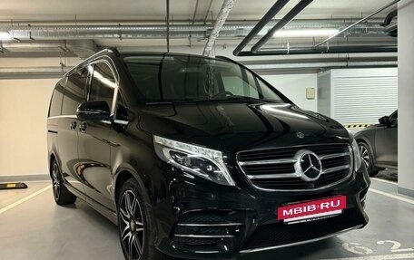 Mercedes-Benz V-Класс, 2017 год, 6 500 000 рублей, 3 фотография