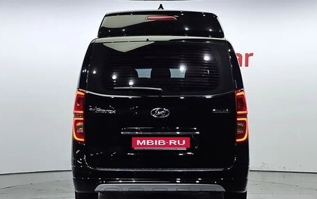 Hyundai Grand Starex Grand Starex I рестайлинг 2, 2019 год, 3 350 000 рублей, 3 фотография