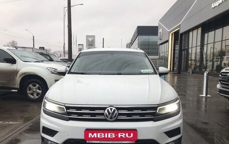Volkswagen Tiguan II, 2017 год, 2 049 000 рублей, 2 фотография